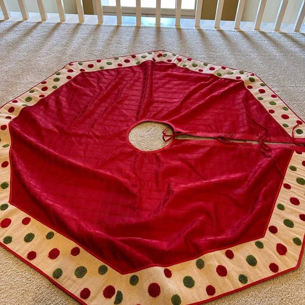 Red & Green Christmas Tree Skirt - Picture 3 of 12